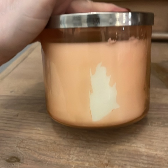 White Barn Candle in Jar “Rose Water & Ivy” New 14.5 oz - Picture 4 of 5